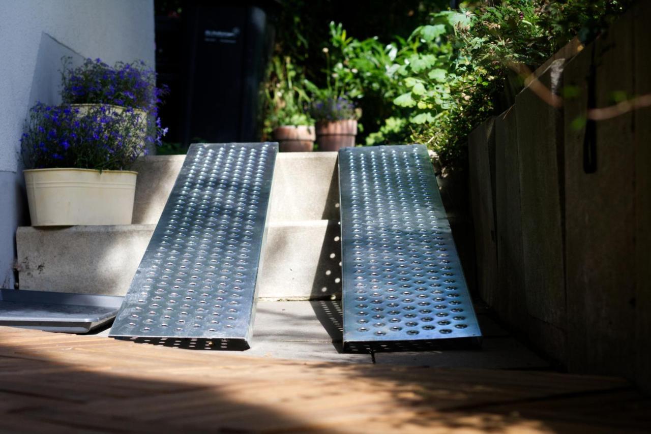 Lejlighed Souterrainwohnung Mit Grossem Garten Und Sauna