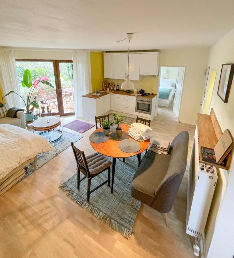 Souterrainwohnung Mit Großem Garten Und Sauna